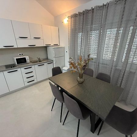 Apartments Andela Петркане Екстериор снимка